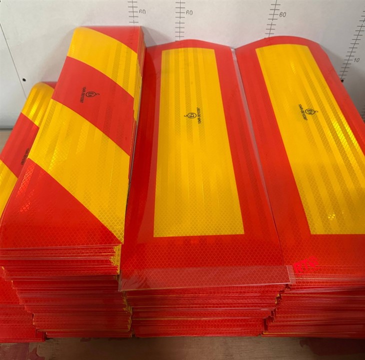 ECE 104 Reflective Rear Marking Plate