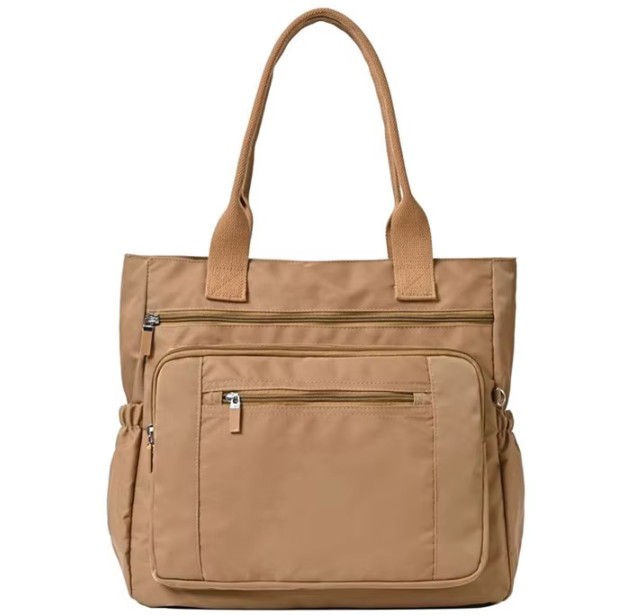 Women's nylon yoga tote bag with zipper pockets and adjustable shoulder strap for wholesale buyers Women's nylon yoga tote bag with zipper pockets and adjustable shoulder strap for wholesale buyers