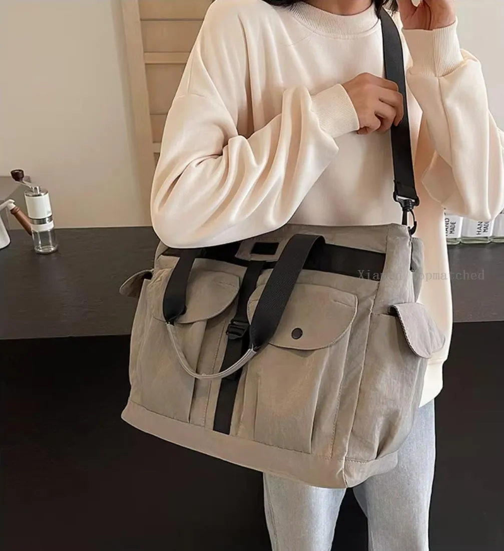 Gym duffel bag with wet dry compartment and large capacity polyester travel design Gym duffel bag with wet dry compartment and large capacity polyester travel design