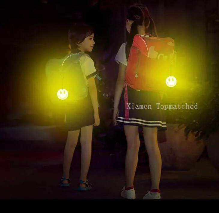 schoolbag-reflective-keychain-night-glow